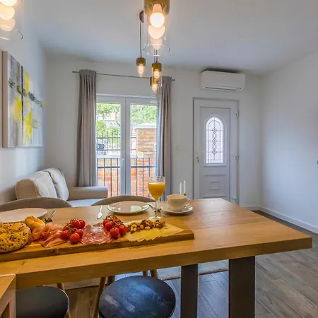 Palace Paulina Apartament Novi Vinodolski